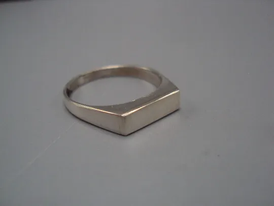 Кольцо прямоугольник колечко унисекс печатка серебро Украина вес 2,34 г 18,5 размер 4х13 мм №15441 Ціна