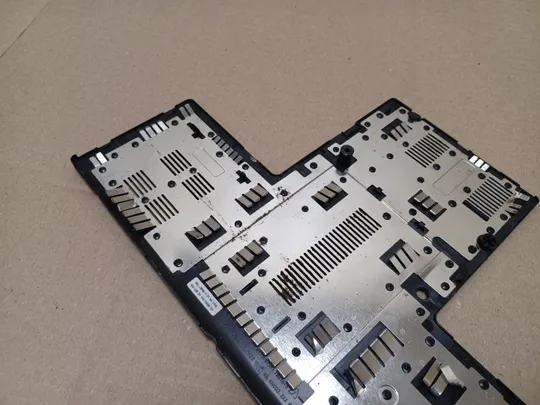 номер1079-17 сервісна кришка корпус панель доступу кришка доступу service cover 42.4N003.001 для Medion Akoya P7624 оригінал Де купити