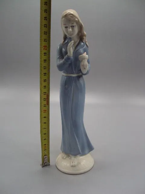 Фигура фарфор статуэтка Германия Липпельсдорф девушка с огнем держит факел в руках 25 см №14491 Характеристики