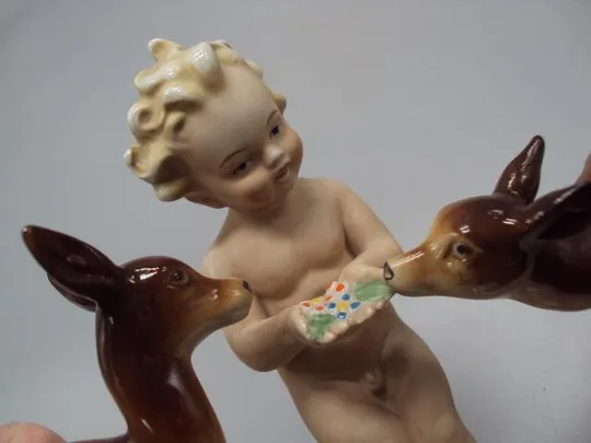 Фигура фарфор Германия Carl Scheidig KG Гревенталь ребенок путти и олени мальчик кормит оленей 16 см З аукціону