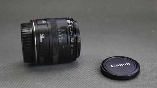 Об'єктив Canon Compact-Macro Lens EF 50mm 1:2.5 Japan Ф52mm для макросъемки 1:1 (24x36mm) Вживане Продаж