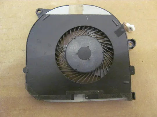 номер0915-6 Вентилятор (кулер, FAN) 036CV9 DC28000GJR0 для  Dell Precision 5510, XPS 15 9550, 9560  оригінал З аукціону