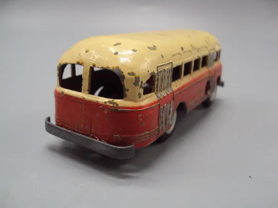 Модель машинка бус ЗИС-155 или ЗИС-154 автобус транспорт 50-е года заводная металл 4,5х12 см №15601 Продаж