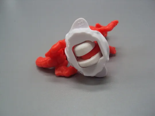 Фигурка киндер сюрприз VQ111B Ferrero дракон едет №18615л Торговий майданчик