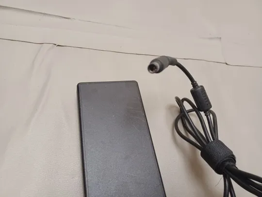 0957 адаптер живлення LITEON PA-1171-72 20V 8.5A  НІМЕЧЧИНА Де купити