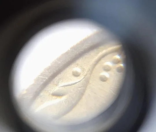 (2432) 10 копійок 2002 викрошка на вінку біля 7 грона на реверсі - 3 монети одним лотом(10 копеек 2002 брак) Де купити