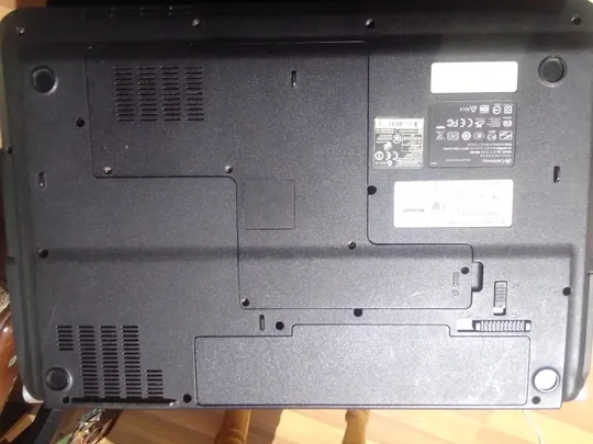 ноутбук gatevay ms2285 стан на фото.не включається. куплений на аукціоні з европи. Продаж