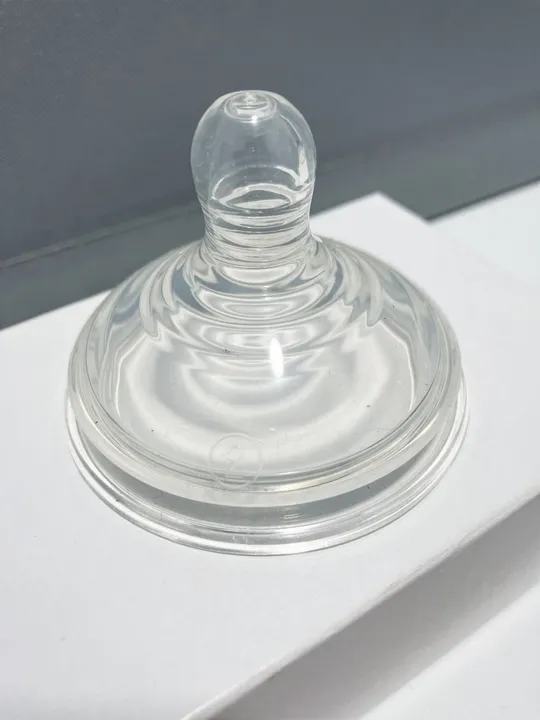 Соска для пляшечки Tommee Tippee Anti-Colic+ (від 3 міс.) З аукціону