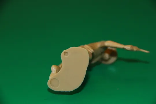 КОВБОЙ ЩО ЙДЕ З РЕВОЛЬВЕРОМ MARX-Rubinstain 75-80мм BARAVELLI люкс З аукціону