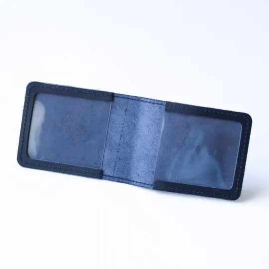 Купити Обкладинка для посвідчення універсальна"Герб України",темно-синя з позолотою.