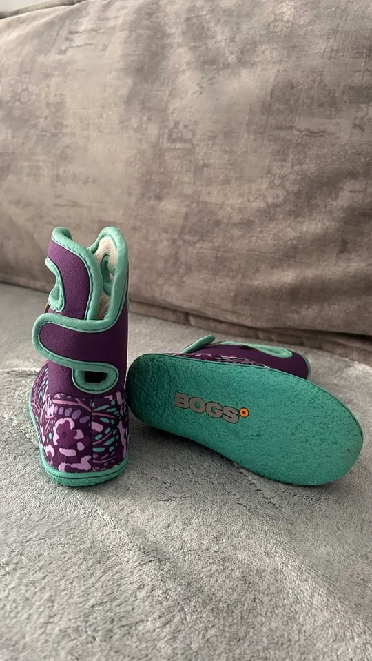 Теплі дитячі водонепроникні чоботи Bogs З аукціону