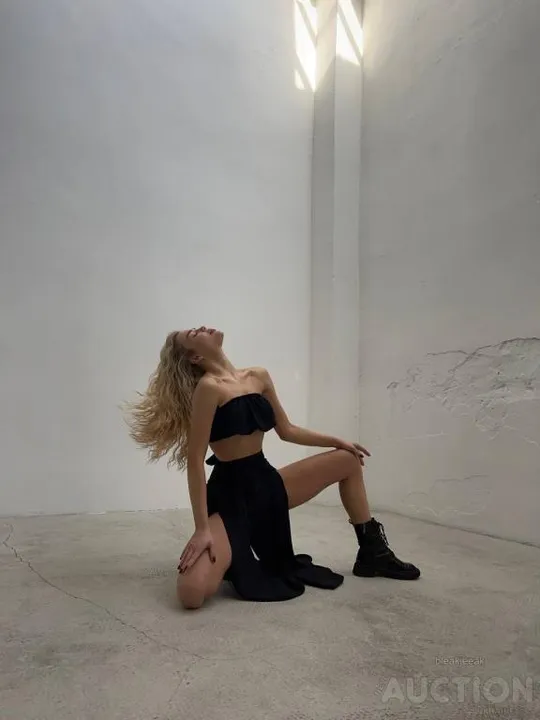 Жіночий костюм двійка спідниця-брюки та топ колір чорний Характеристики