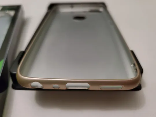 Чехол чохол бампер Huawei P Smart Gold Де купити