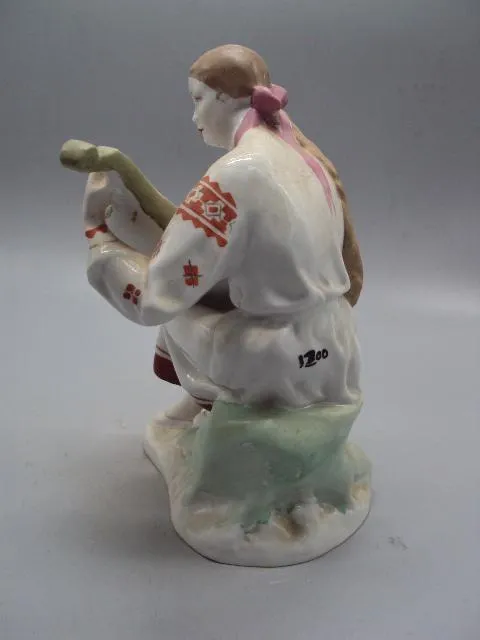 Купити Фигура фарфор Старый Киев бандуристка девушка с бандурой играет на бандуре высота 20,5 см №14207