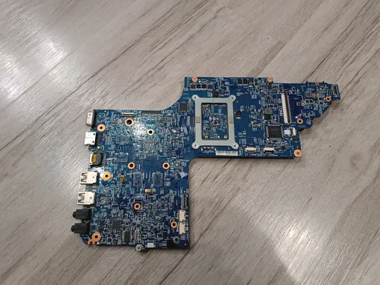Материнська плата для ноутбука HP DV6-7000  (F4901:1.1A/24V X8501:27Mhz) З аукціону