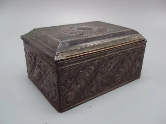 Шкатулка металл узор листья листочки размер 11,5 х 8,5 см №13164 Де купити