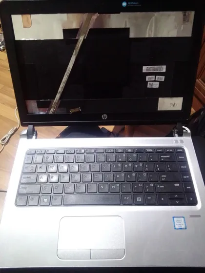 фото, ноутбук hp   стан на фото.не включається. куплений на аукціоні з европи.