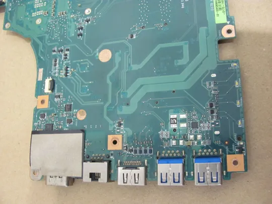 номер0116-32  материнська плата i5-5200U SR23Y 69N01HMA5A02 для  MEDION E7416   оригінал Недорого