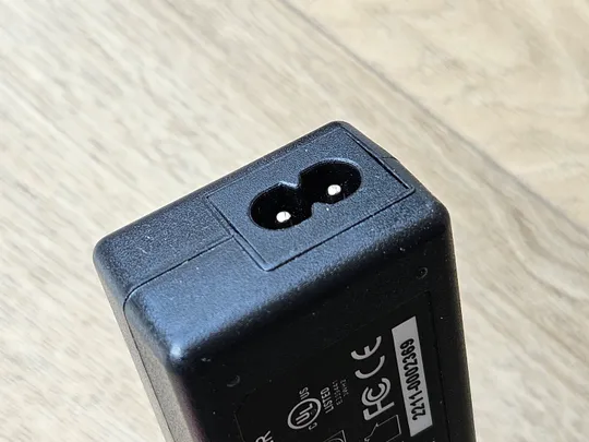 Універсальний блок живлення 12V 2A GFP241DA-1220 Де купити