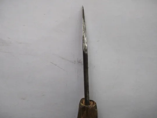 Ніж для різьбі по дереву зроблений з німецької бритви. З аукціону