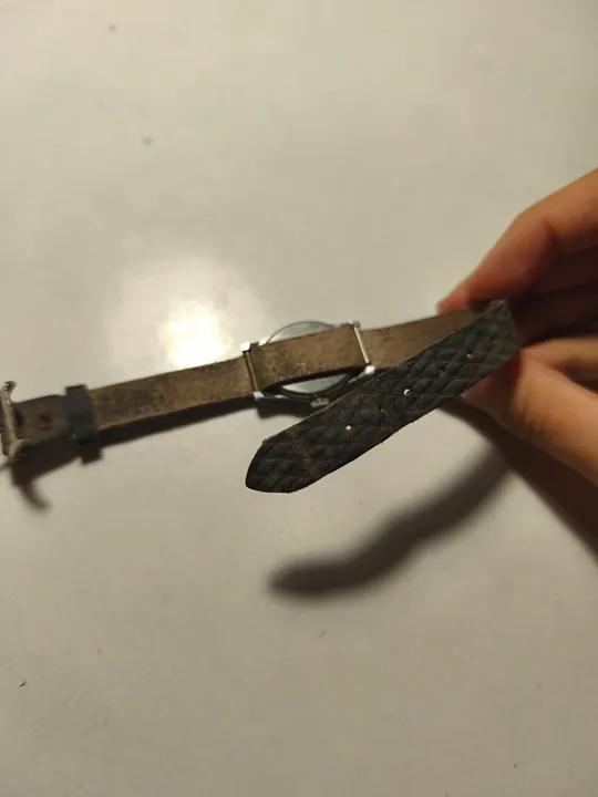 Радянський годинник «Электроника» з 30 каменями, орієнтовно 1970–1980-х років. З аукціону