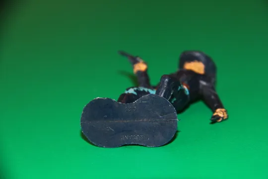 кавалерист з пістолетом та ножем CRESCENT TOY 60-65 мм АНГЛІЯ оригінал З аукціону