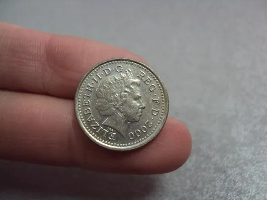 монета великобритания 5 пенсов 2000 №9591 З аукціону