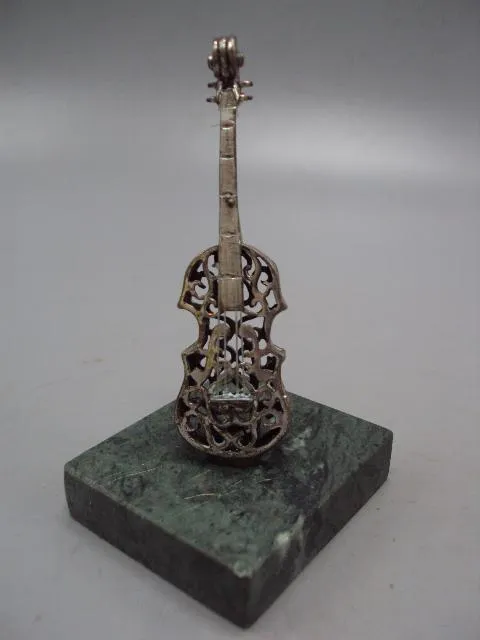 Фигура на подставке статуэтка музыкальный инструмент скрипка ажурная серебро 925 проба вес 127 г №18 Ціна