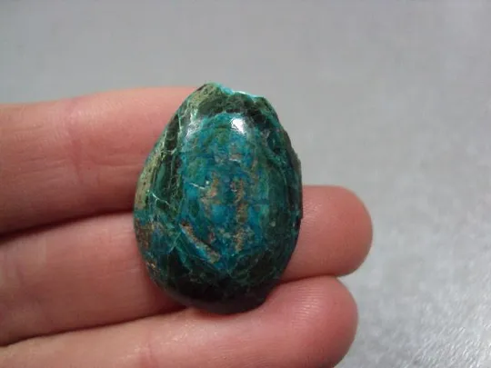 Камень хризоколл зеленый для ювелирных изделий вес 2,3 г 6 х 24 х 18 мм №13272 Продаж