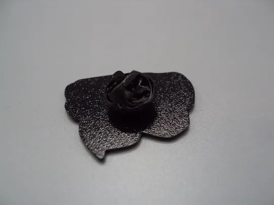 Значок пін Дедпул обіймає хот-дог Deadpool Marvel Марвел знак брошка №18498 З аукціону