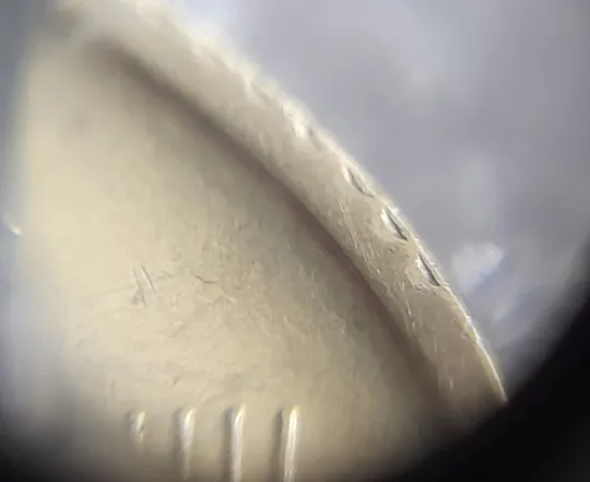 (7918) 50 копійок 1992 1АЕк сліди гурта на канті аверса + розкол від канту до щита тризуба (50 копеек 1992 след гурта, брак) Де купити