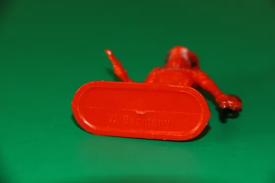 ТРАПЕР З РЕВОЛЬВЕРОМ та КАРАБІНОМ траппер JEAN HÖFLER  55-60мм ФРН ФРГ З аукціону