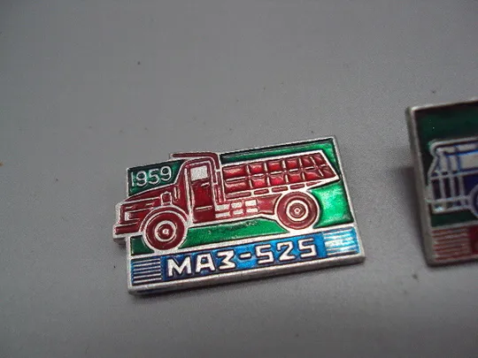 Купити Знак авто машина автомобиль грузовик 1959 МАЗ-525 техника 1970 автобус ЛАЗ-695М лот 2 шт №17270