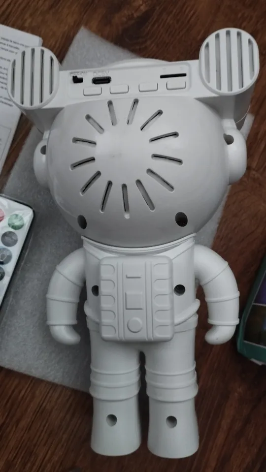 Лазерний проектор зоряного неба.Нічник Космонавт.Bluetooth.З колонкою! Інтернет-аукціон