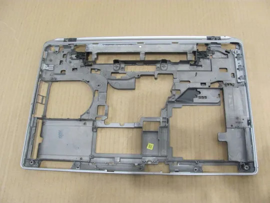 номер0295-22 Кришка дно піддон корпуса Нижний корпус (дно) для ноутбука Низ дно поддон Нижняя часть 06CX42 для Dell Latitude E6520 оригінал Ціна
