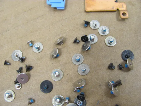 861-10 комплектуюче кріплення гвинти для  Dell Precision 7550 7750  оригінал Інтернет-аукціон