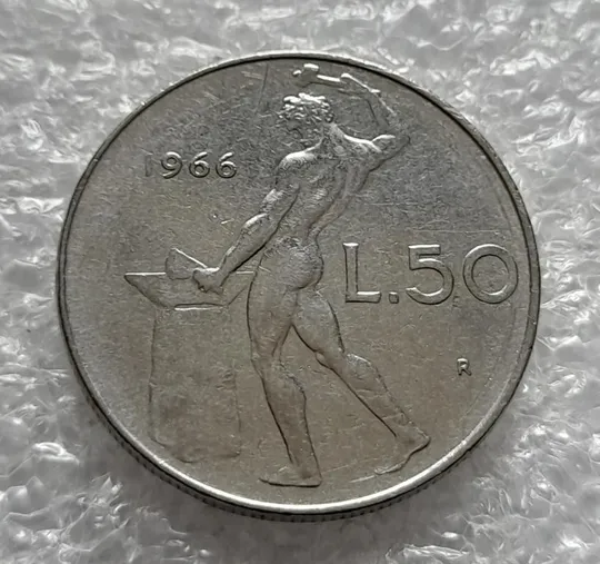 (697) 50 лір 1966 Італія (50 лир 1966 Италия) Ціна