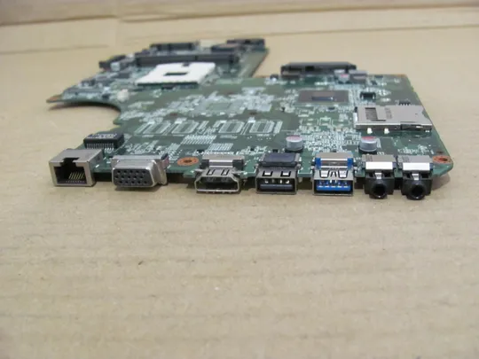 номер0307-13  материнська плата Mainboard Материнка Основна плата Системна плата Плата системи Laptop motherboard мамка  ноутбучна плата DA0BD5MB8D0  для Toshiba Satellite L70 L70-A C70 C70-A оригінал Інтернет-аукціон