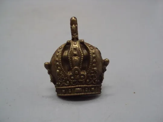 Кокарда корона знак металл высота 3,6 см, ширина 2,8 см №10274 Характеристики