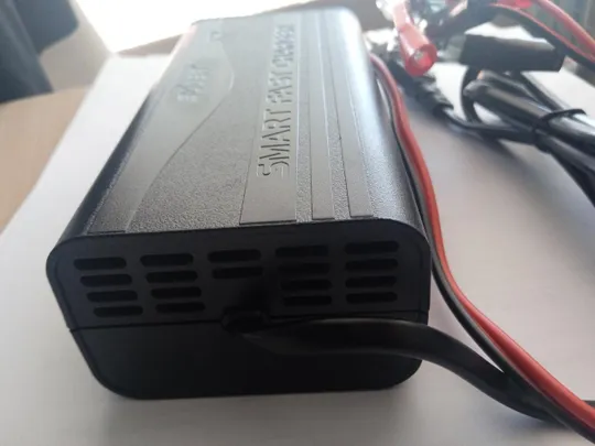 Зарядний пристрій для акумулятора Suoer 12V 3A, SON-1203B 12V З аукціону