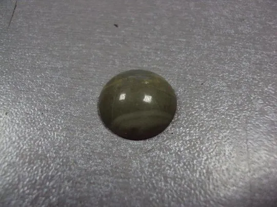 Камень жадеит зеленый хаки круглый для ювелирных изделий вес 1,53 г размер 5 х 14,5 мм №13259 Ціна