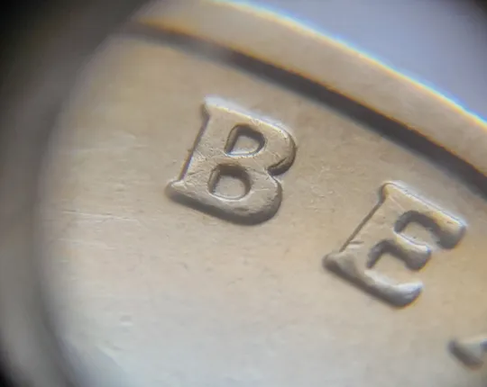 (7987) 1 гривня 2006 непрочекан (відсутність крапки на гурті між 2006 та ОДНА + двійний удар на реверсі (1 гривна 2006 брак) Де купити