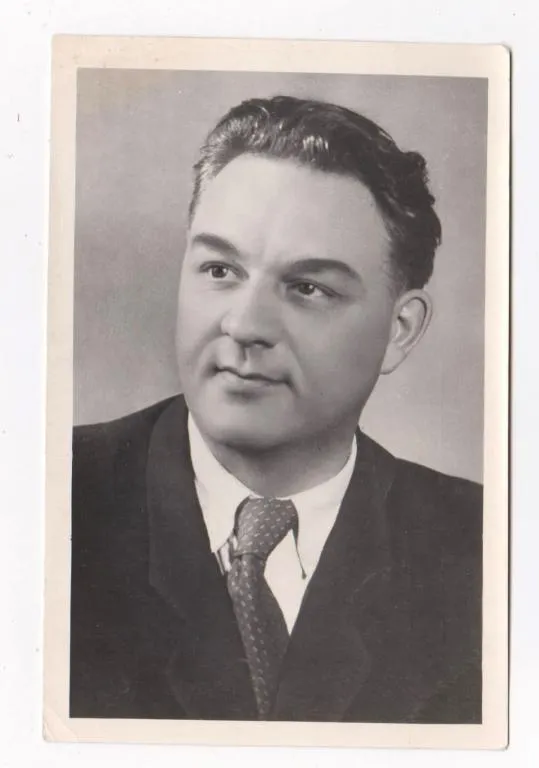 В.ДОБРОВОЛЬСЬКИЙ - актор кіно = 1954 р. - Київ = чиста = тираж 30 тис. == Ціна