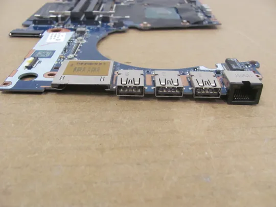 878-8 материнська плата APW70 LA-C391P SR2FM E3-1535M  для HP EliteBook ZBOOK 17 G3  оригінал Де купити