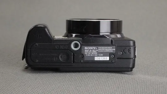 Цифровой фотоаппарат Sony Cyber-shot DSC-H10 8.10Mpix Carl Zeiss Vario-Tessar 10x 6,3-63,0mm Zoom lens Вживане Продаж