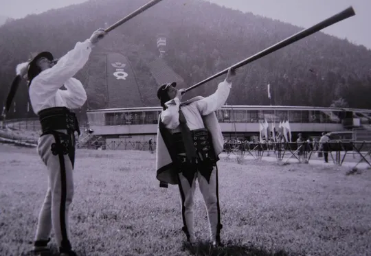 деревянная шкатулка Гуцул играет на трембите tg542 Де купити