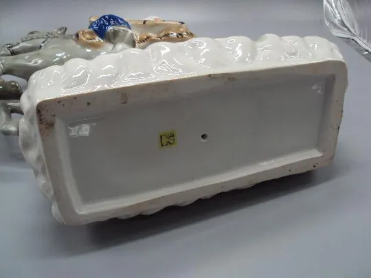 Фигура фарфор статуэтка Киев влюбленные козак с девушкой на коне казак с ружьем высота 34 см №133 Недорого