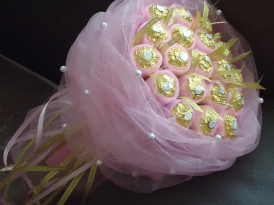 Букет з цукерок Ферреро Роше (25 шт.) Ferrero оригінальний подарунок рожевий Ціна