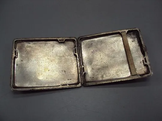 Портсигар резьба узор листья серебро KiM Польша Krupski &amp; Matulewicz вес 119,52 г 8,2х9,9 см №14331 Інтернет-аукціон