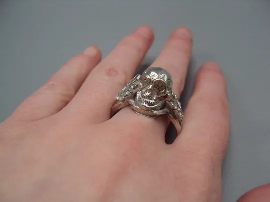 Мужское кольцо череп и листья листочки перстень серебро Украина вес 11,86 г 23 размер №15755 На торгах